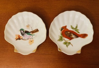 2 FARFURIOARE DIN PORTELAN FIN- DECOR CU PASARI 10CM foto