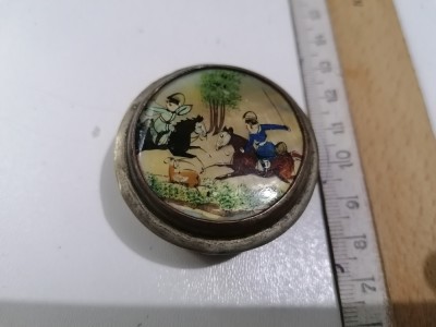 CUTIUTA FOARTE VECHE , CAPAC SIDEF PICTAT MANUAL , NU CUNOSC MATERIALUL foto