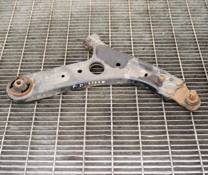 Braț inferior dreapta față HYUNDAI i30 GD 2015 OEM: 54501-A2600 3833240