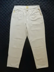 Blugi Armani Jeans Made in Italy; marime 34, vezi dimensiuni; impecabili, ca noi foto