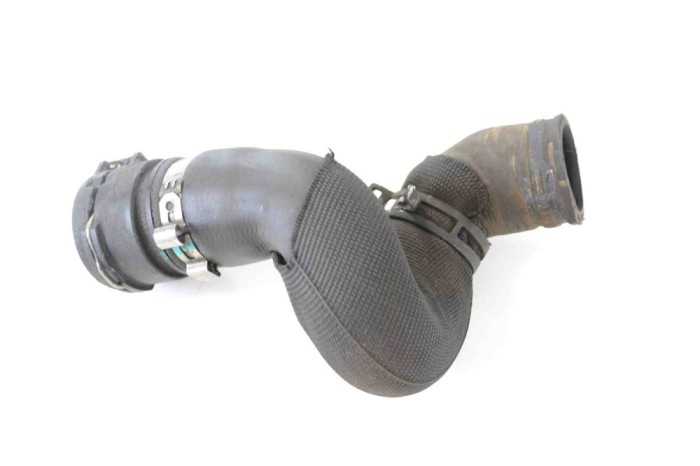 Furtun radiator răcire st&acirc;nga MINI COUNTRYMAN R60 2014 OEM: 9802103