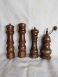 Cumpara ieftin Set Rasnite Condimente Lemn, 4 Piese: 3 Rasnite (1 Defecta), 1 Solnita, Mecanism Metalic, Inaltime 19-21cm, Stil Rustic