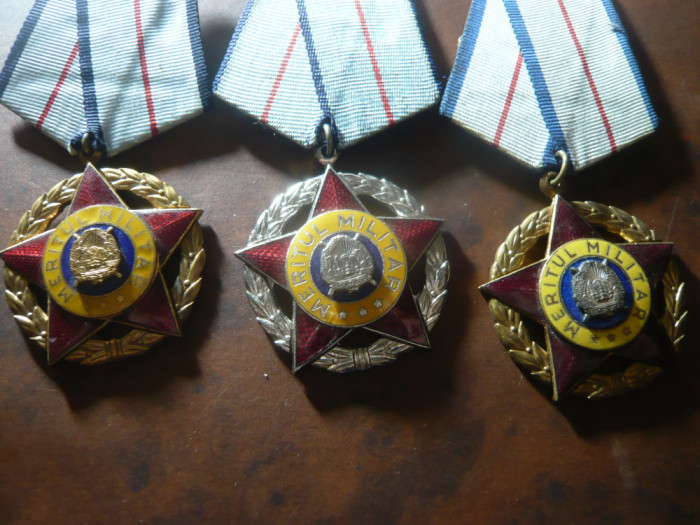 3 Ordine Romania : Meritul Militar cl. I , II , III