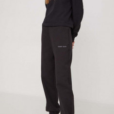 Tommy Jeans pantaloni de trening din bumbac culoarea negru, cu imprimeu DW0DW17309