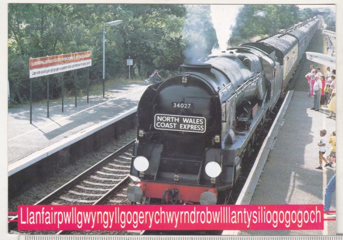bnk cp Trenuri - North Wales Express in gara Llanfairpwll...