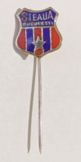 INSIGNA STEAUA BUCURESTI ANII 1972 - 1990 EMAIL CALD MAI RARA ( CITITI DESCRIEREA )