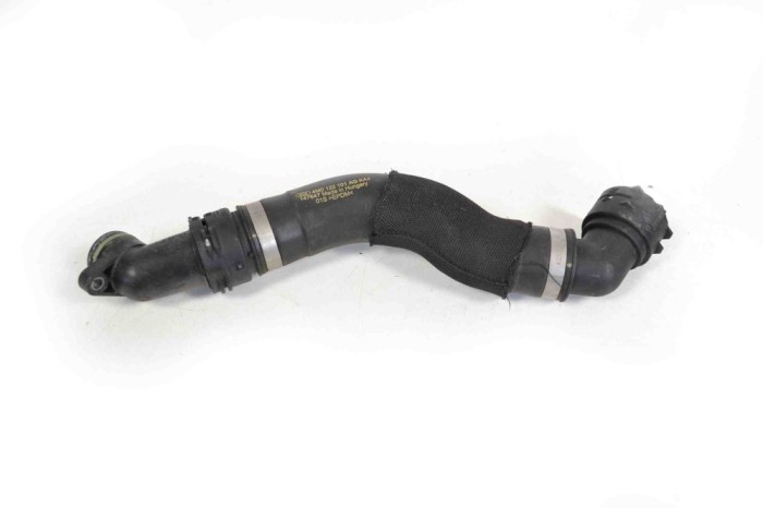 Furtun radiator răcire dreapta AUDI Q7 4M 2016 OEM: 4M0122101