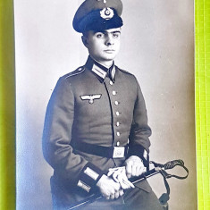 E784-I-Foto Ofiter german ww2-3 Reich in umiforma cu sabie. Marimi: 15/ 11 cm.