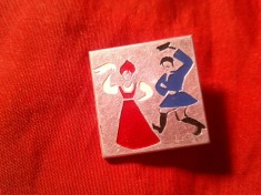 Insigna URSS - Festival Folclor , metal gravat , h=2,4cm