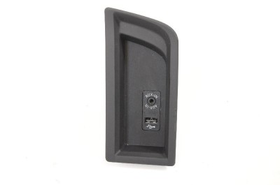 Port USB/AUX-In BMW 3 F30, F80 2016 OEM: 9207358,9229246 2952088 foto
