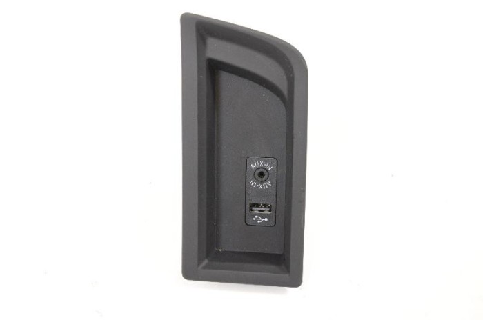 Port USB/AUX-In BMW 3 F30, F80 2016 OEM: 9207358,9229246 2952088