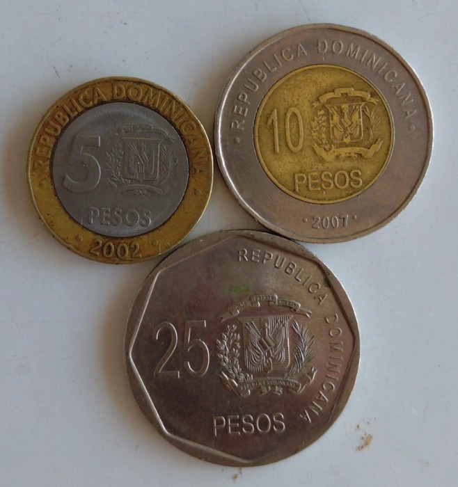 Lot 3 monede Republica Dominicana - 5/10/25 Pesos