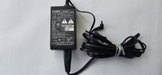 INCARCATOR CANON CA-570 LA 8,4 V - 1,5 A .