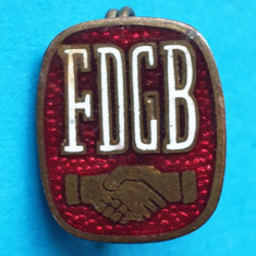 Insigna veche anii 1960 sindicate lumea comunista FDGB