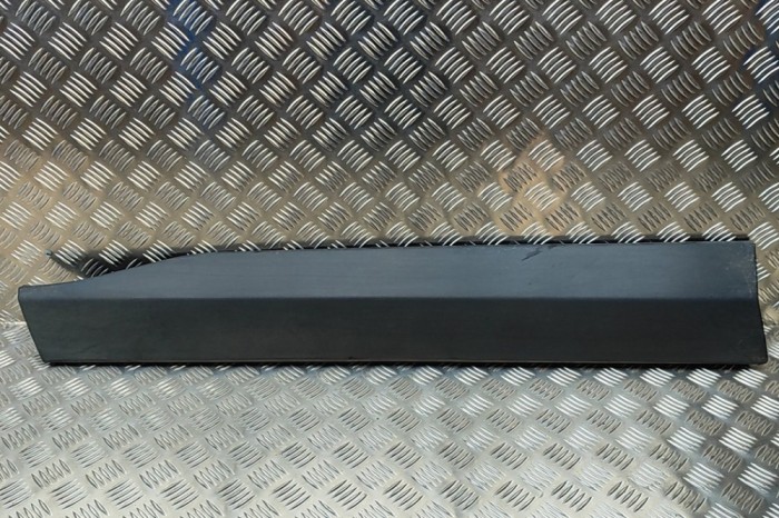 Bandou inferior ușă st&acirc;nga față TOYOTA RAV 4 V A5, H5 2019 OEM: 75074-42040-00,75074-42040 | 31984944