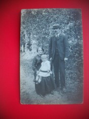 HOPCT 382 H FAMILIE IN 1925 -COPII-FOTOGRAFIE VECHE TIP CP