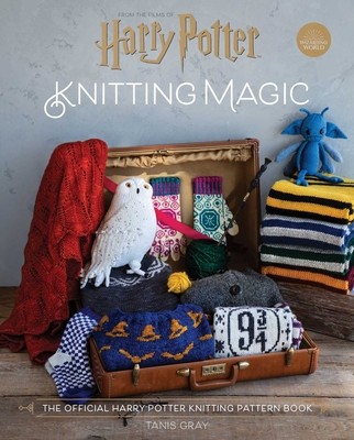 Harry Potter: Knitting Magic: The Official Harry Potter Knitting Pattern Book foto