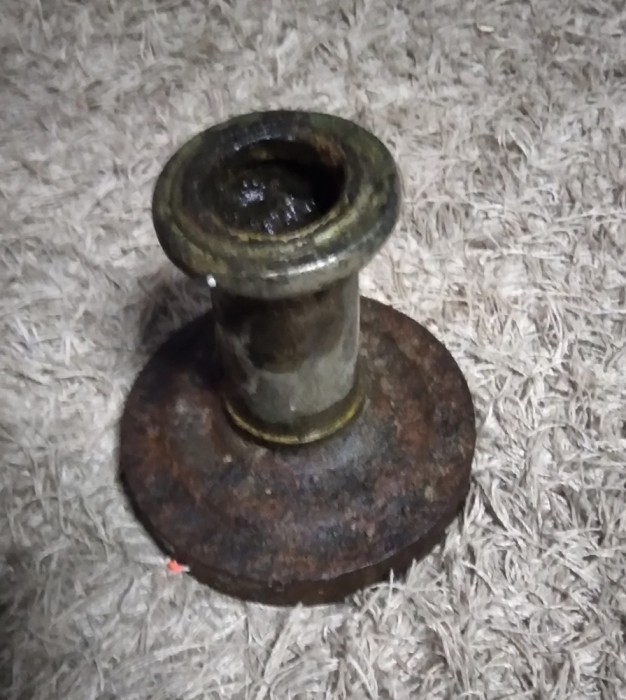 Sfesnic fier masiv h 6 cm vechi