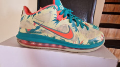 Sneakers Nike LeBron IX Low &amp;#039;Lebronald Palmer&amp;#039; foto