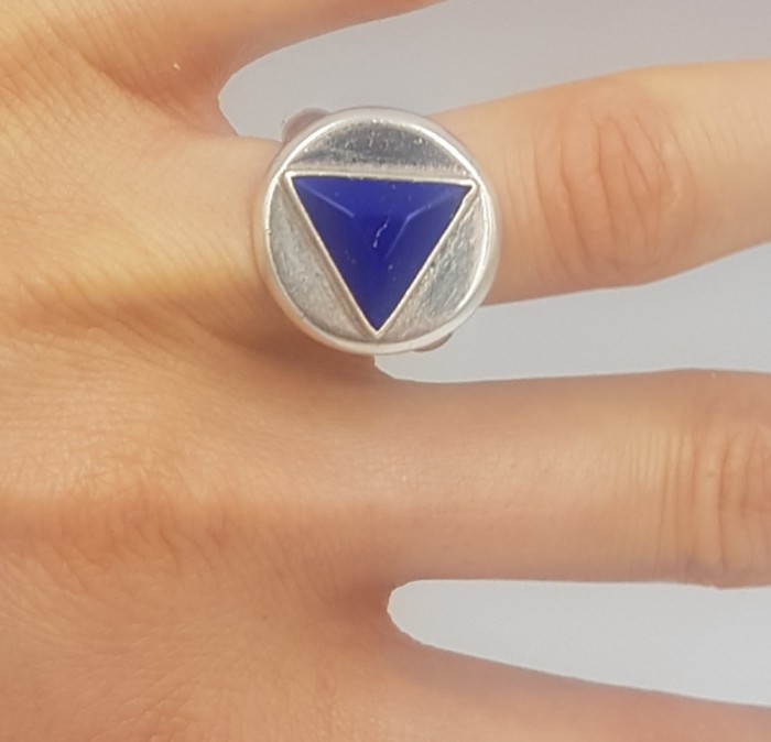 Deosebit inel vintage manufacturat din argint si lapis lazuli