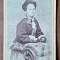 Fotografie tip CDV, femeie cu coc, inceput de secol XX