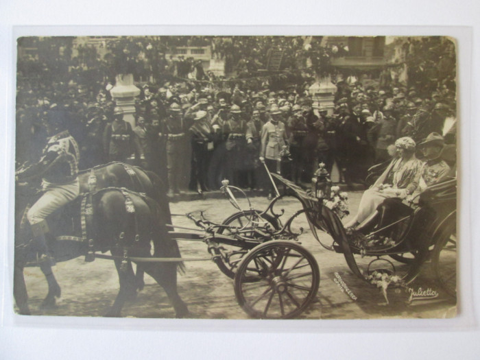 Rara! Fotografie familia regala Romana:regele Carol II și regina mamă Elena 1921