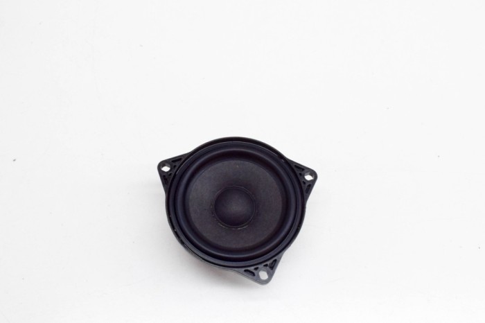 Difuzor ușă st&acirc;nga spate TESLA MODEL 3 2020 OEM: 1079742-00-A 15359008