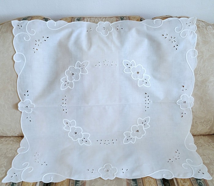 Fata de masa Vintage din bumbac cu broderie cu panglici