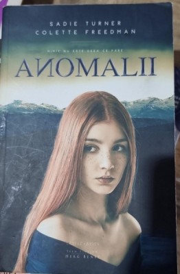 Anomalii - Sadie Turner, Colette Freedman foto
