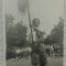 Pionier ducand steagul la defilare// fotografie, Buzau