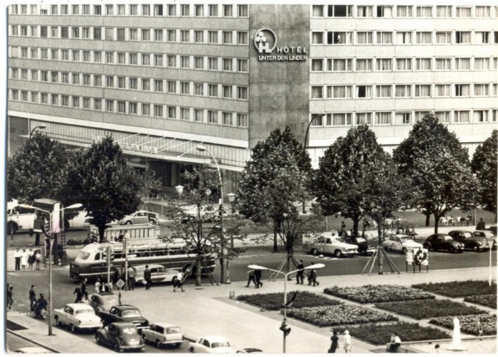 AD 995 C. P. VECHE -BERLIN -HAUPTSTADT DER DDR -CIRC 1967- CATRE INVATATOR ...