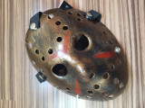 Masca lui Freddy Krueger vs. Jason Vorhees Vineri 13, Auriu