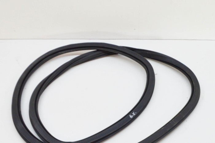 Garnitura ușă st&acirc;nga spate AUDI Q3 8U 2014 OEM: 8U0833721A | 18279901