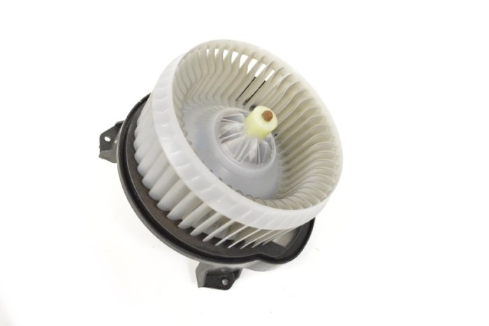 Ventilator aeroterma JAGUAR F-PACE X761 2016 OEM: MF116360-2681 11668530