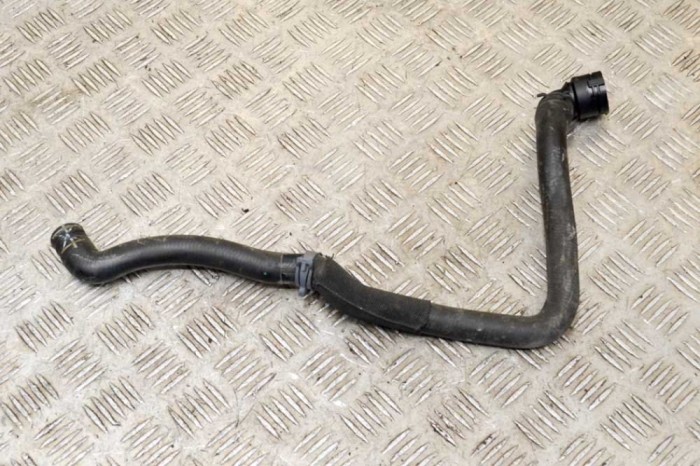 Furtun de lichid de răcire VW PASSAT B7 362 2011 OEM: 3AA122157 14654165