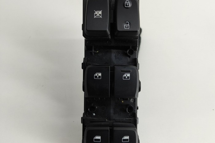 Buton geam ușă dreapta față HYUNDAI KONA 2022 OEM: 93570-J9750 28355091