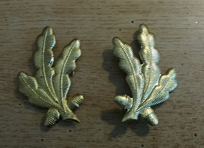 C7 2 - petlite militare - laur mare auriu - piesa de colectie