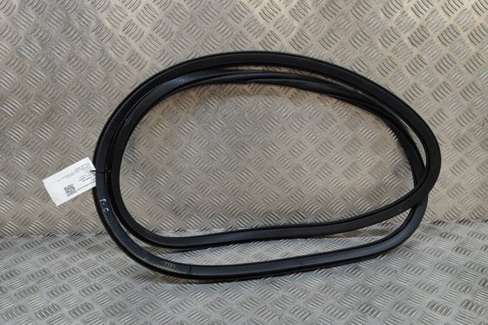 Garnitura ușă dreapta față VOLVO XC60 II 246 2023 OEM: 31108801 | 30485744