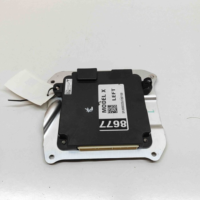Modul de control ușă st&acirc;nga față TESLA MODEL X 2020 OEM: 1037222-00-F 31691410