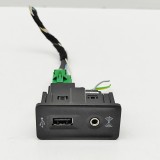 Port USB/AUX-In VW PASSAT Variant B8 3G5 2016 OEM: 5G0035222E,5Q0035726E | 32751891