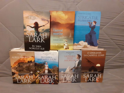 IN TARA NORULUI ALB TRILOGIE/KAURI TRILOGIE -SARAH LARK (7 VOL) foto