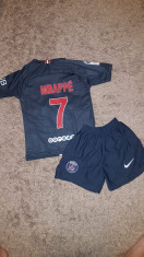 SET ECHIPAMENT MBAPPE PSG SEZON 2018-2019 4-15ANI foto