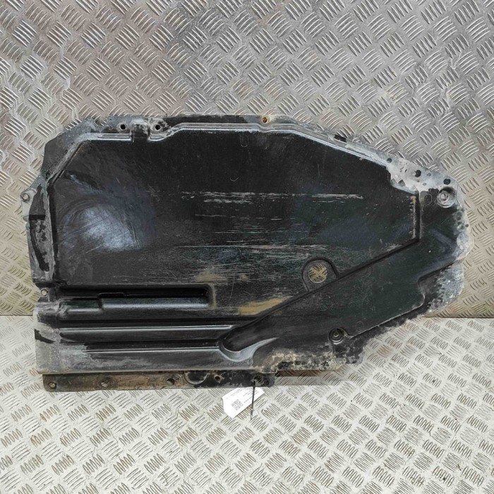 Scut motor dreapta spate BMW X6 E71, E72 2014 OEM: 7158406