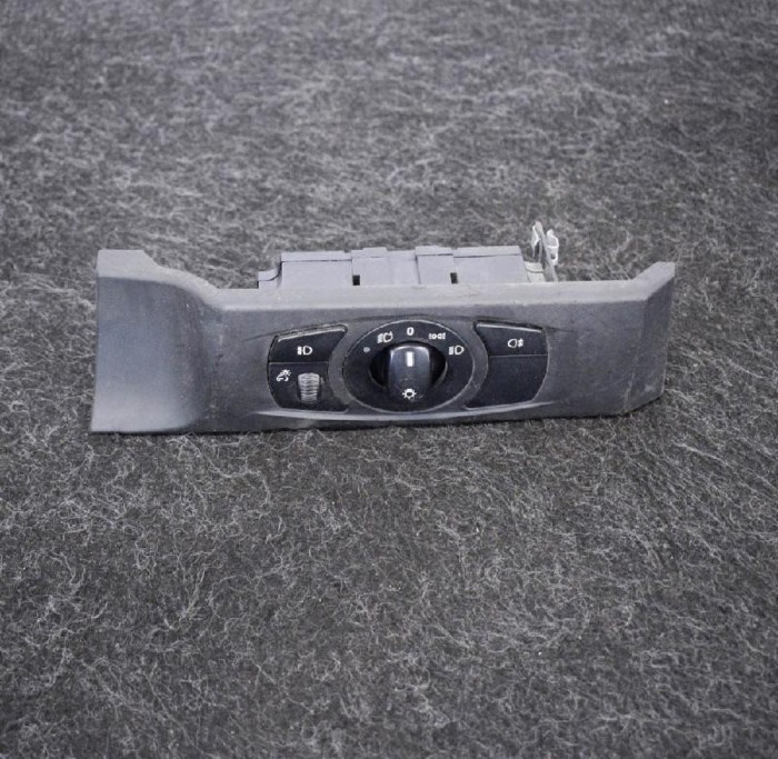 Modul de control comutator faruri BMW 5 E60 2004 OEM: 6925287692525202 1745472