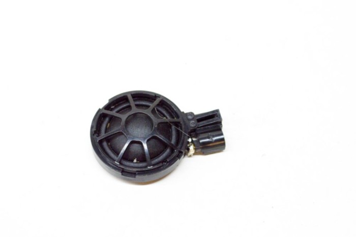 Difuzor ușă dreapta față TESLA MODEL S 2017 OEM: 1004833-00-A 11781919
