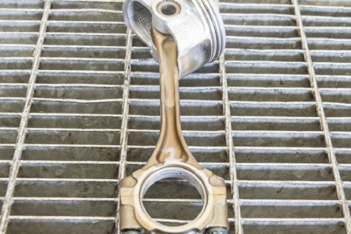 Piston TOYOTA PRIUS Hatchback _W2_ 2007 OEM: 13101-21110,13201-29735 11230935