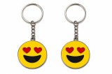 Cumpara ieftin Set 2 brelocuri cu emoticon indragostit, model Smiley cu ochi in forma de inima