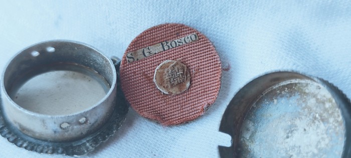 MEDALION RELICVAR cu moastele SFANTULUI GIOVANNI BOSCO Invatatorul TINERETULUI