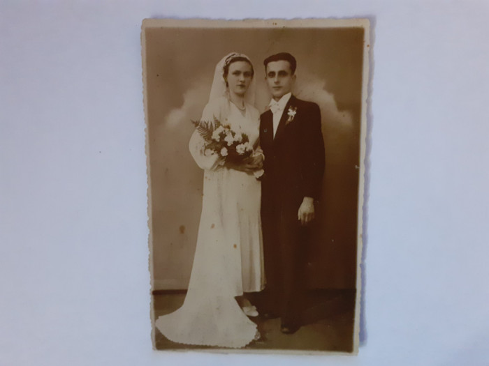 Fotografie tip CP cu cuplu din Rom&acirc;nia &icirc;n 1938