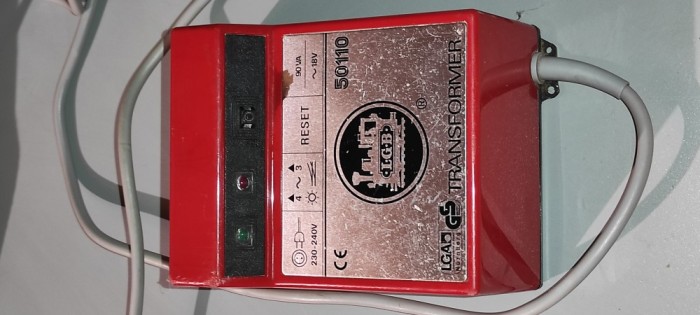 ALIMENTATOR TRANSFORMATOR PROFESIONAL PT. TRENULETE ELECTRICE L.G.B. - MODEL 50110 DE LA 220 LA 90 V -18 V